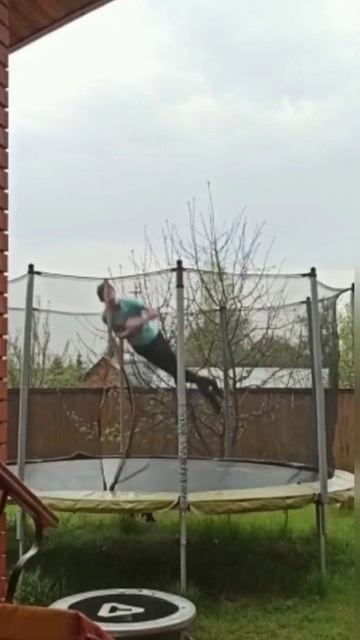 Четверной винт на слабом батут смотреть онлайн