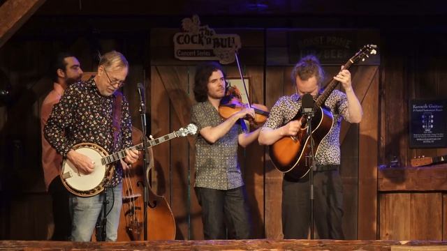 Tony Trischka's Earl Jam - Farewell Blues - Live at the Cock 'n Bull Restaurant in Galway NY смотреть онлайн