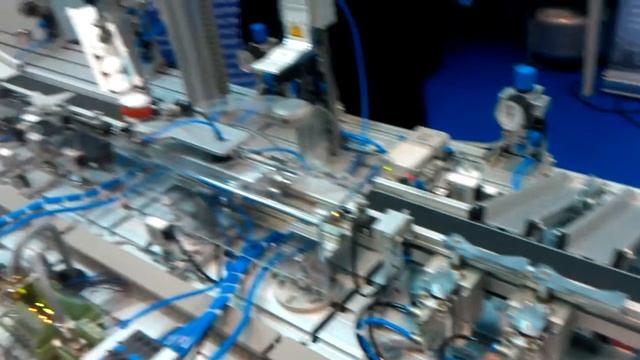 Макет автоматизированной конвейерной линии Festo