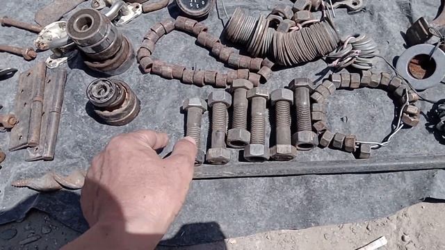 Кыргызстан 🇰🇬 Бишкек ул Ферре жайма базар воскресенье рынок бу шаймандар болт гайки. смотреть онлайн