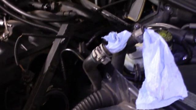 BMW 328i Vacuum Hose to Vacuum Pressure Control Valve Repair смотреть онлайн