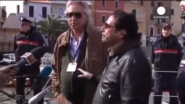 Экс капитан Costa Concordia осмотрел судовое оборудование смотреть онлайн