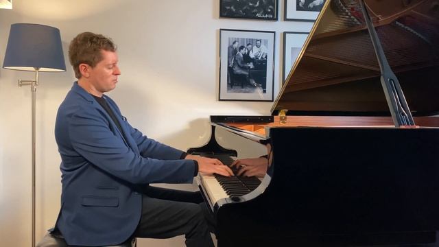 Grieg - Arietta Op. 12 No.1 смотреть онлайн