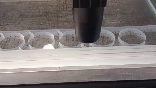 Пикосекундный станок для резки стекла — XTLASER-Видео 4 смотреть онлайн