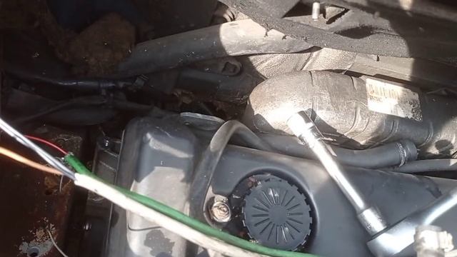 vytažení zalomeného šroub (šteftu) z motoru na Fiat Ducato смотреть онлайн