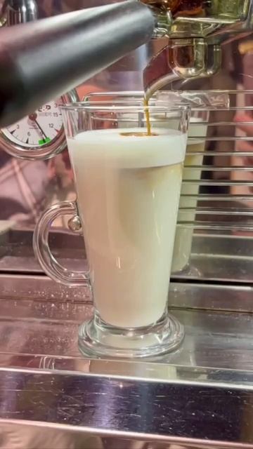 Латте - всегда хорошая идея😋 смотреть онлайн