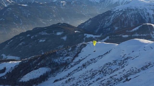 Взлет на параплане с горы Диамант. Paragliding смотреть онлайн