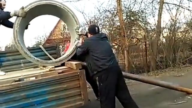 Раргрузка бетонного кольца по супер технологии смотреть онлайн
