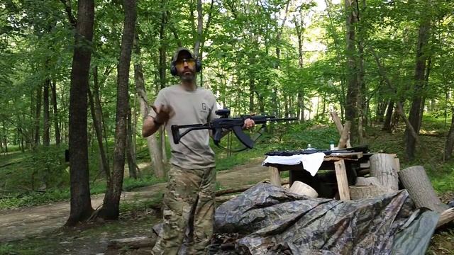 AK-47 VS. AR-15 смотреть онлайн