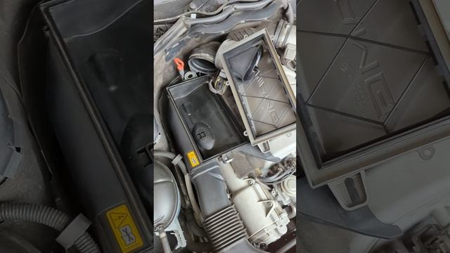 Mercedes Benz AMG C63 M156 Air Filter Replacement - Video #2 (a little more detail) смотреть онлайн