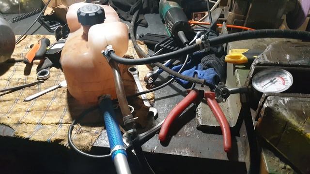 ВАЗ 2110-12, Пріора Утечка антифріза\тосол, розриває радіатор, патрубки, причина - ПРОБКА!!! смотреть онлайн