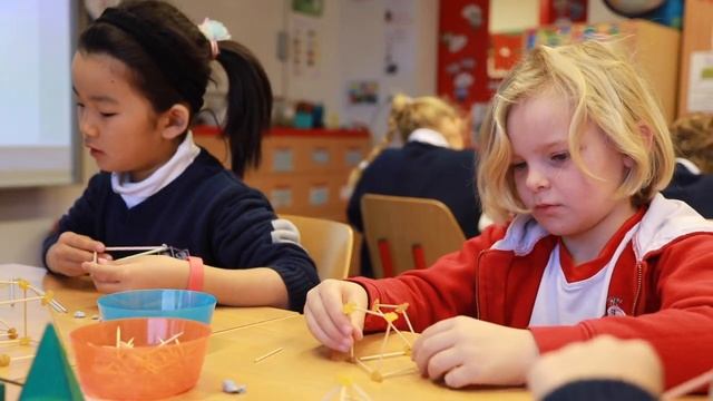 Директор La Garenne International School