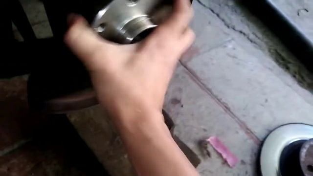 trocando o cubo de roda traseiro do Tempra смотреть онлайн