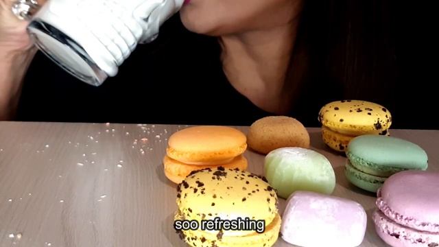 ASMR MOCHI AND MACARON *SOFT AND STICKY EATING SOUNDS*        NO TALKING - RD ASMR