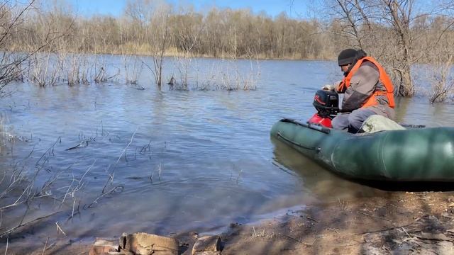 Первый запуск и обкатка лодочного мотора. Двухтактный мотор - управление и функционал