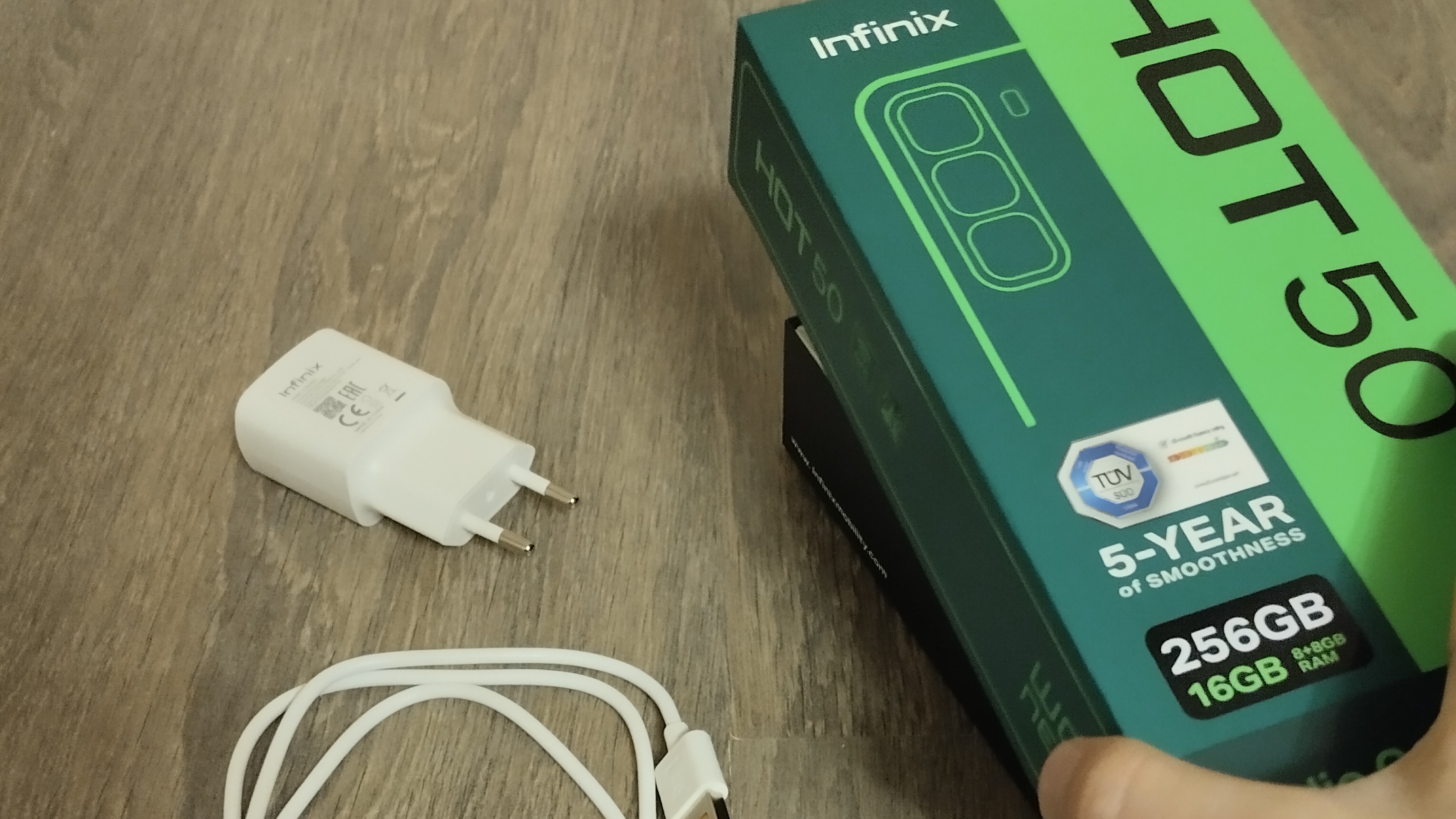 Распаковка новенького Infinix