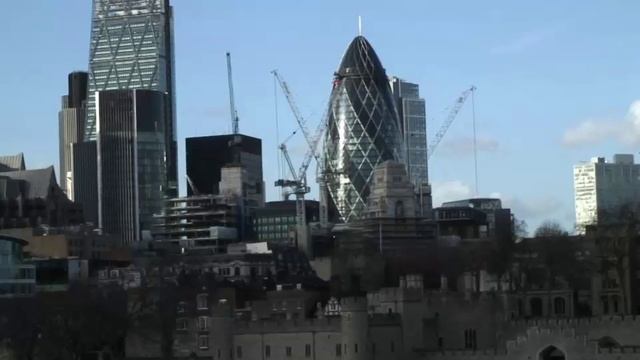 Oxford Navigate (B1) Unit 02 London is changing skyline смотреть онлайн