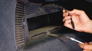 Как снять обшивки багажника. Опель Астра G. SteelBlood