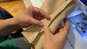Как сделать РАЗРЕЗЫ в боковом шве брюк. Легкий и понятный способ.