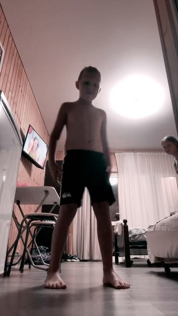 Брат только снимаеться смотреть онлайн