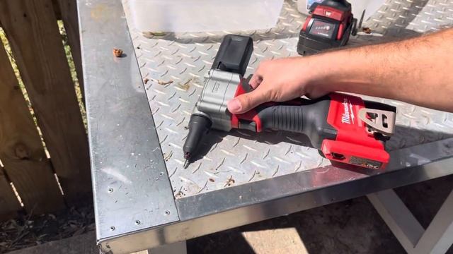 Milwaukee m12 rivet gun смотреть онлайн