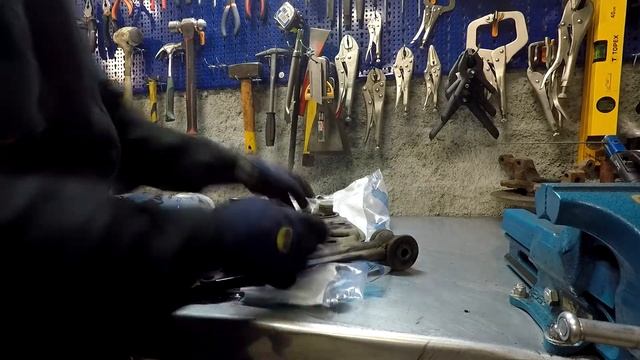 BRACCETTI LANCIA DELTA - Sostituzione Bracci Oscillanti / Trapezi / Triangoli ... смотреть онлайн