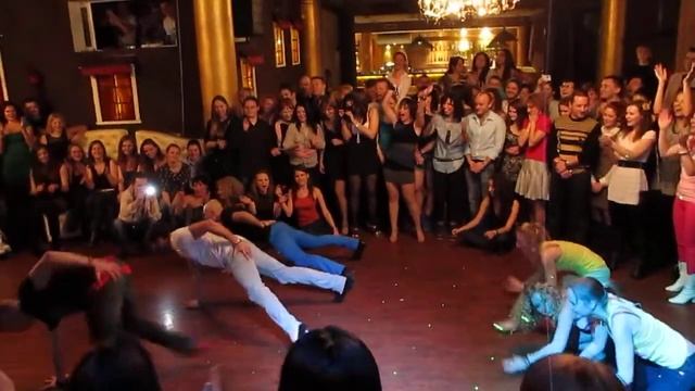 Первый в Одессе Сальса-батл-Alex Khazin dance studio vs Soul Dance смотреть онлайн