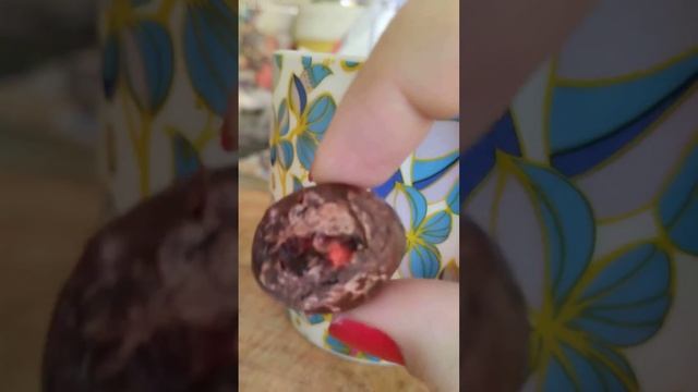 Конфеты Вишня Владимировна смотреть онлайн