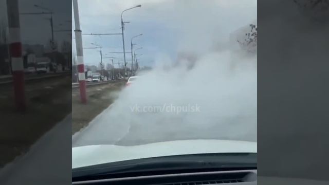 на Камышинской прорвало трубу с горячей водой смотреть онлайн