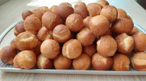 Воздушные Пончики/Шарики на сгущенке очень простой рецепт!