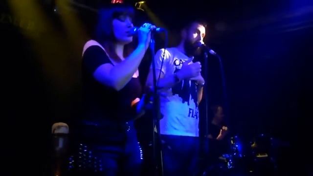 Scroobius Pip and Natasha Fox Feel It @ Cyprus Avenue, Cork 720p 30fps H264 128kbit AAC смотреть онлайн
