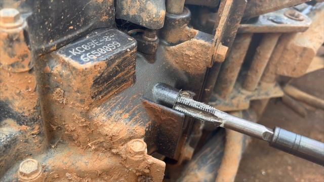 ENGINE OIL BOLT TAP/THREADING..MALAYALAM смотреть онлайн