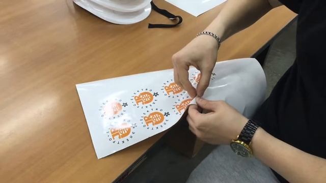 Печать на касках, печать наклеек на заказ в ИванычЪ GROUP (y-ivanycha.ru) смотреть онлайн