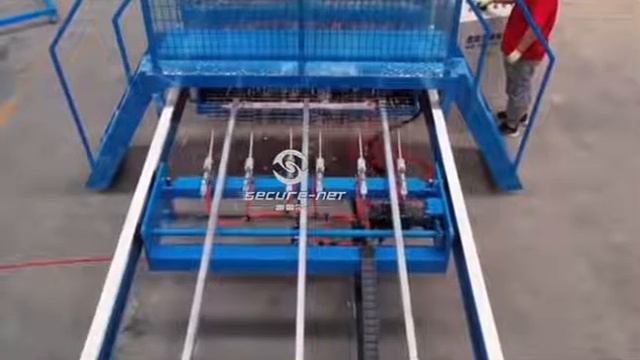 Видео в работе, машина сварки 3D сетки смотреть онлайн