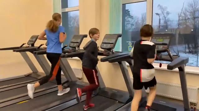 Тренажерный зал. Центр Спорта Петродворцового района смотреть онлайн