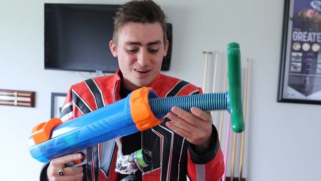 I BUILT A REAL GRAB PACK FROM POPPY PLAYTIME (THAT SHOOTS & COMES BACK!!) смотреть онлайн