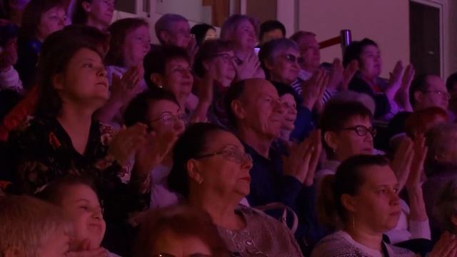 Жительниц Мытищ ярко поздравили с Международным женским днём