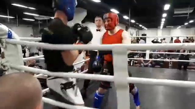 1 бой открытого командного турнира по кикбоксингу в бк siberia. kikboxing Арман Карапетян смотреть онлайн