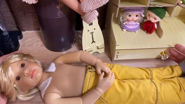 Как вывести пятна на кукле😐 смотреть онлайн