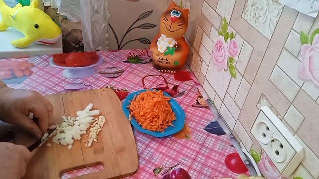 ТУШЕНАЯ КАПУСТА С КАРТОШКОЙ И С МЯСОМ смотреть онлайн