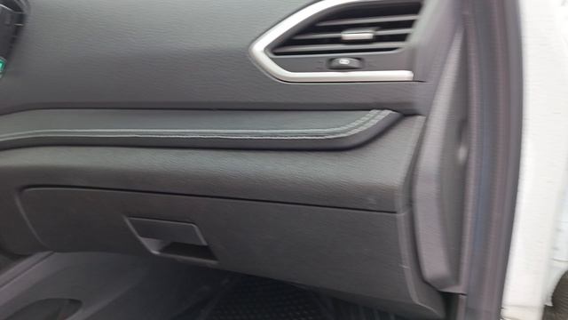 молдинги из экокожи с серой строчкой, передняя дверь+ торпедо