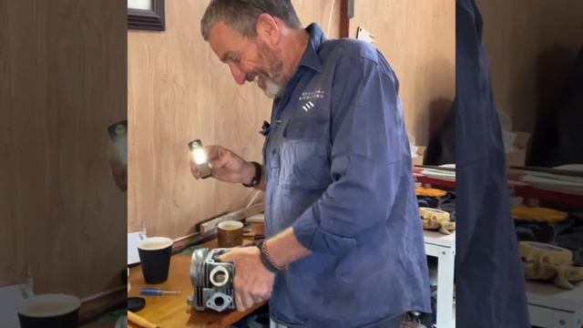 Dans piston and head rebuild on CT110 смотреть онлайн
