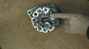 Самая опасная неисправность генератора для АКБ, электрооборудования авто. и для самого водителя.