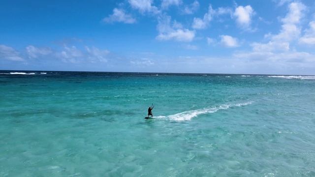 Kitesurfing Aruba, Boca Grandi 4K Drone Footage смотреть онлайн