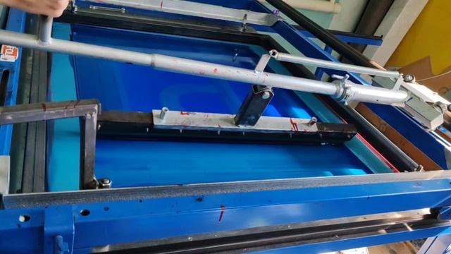 Ручной станок для шелкографии. Печать масок дорожных знаков