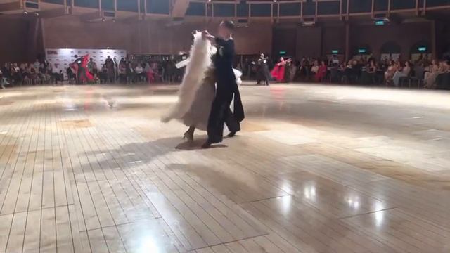 "UK Closed 2022" Professional Ballroom Final Waltz by Vladimir Rudko & Faye Edge смотреть онлайн