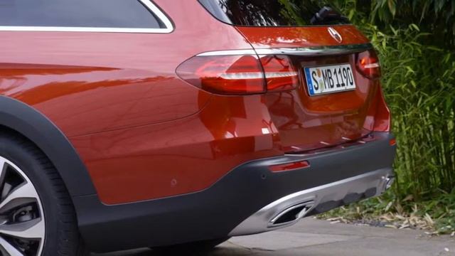 Mercedes Classe E All-Terrain: la Classe E Break en mode tout-terrain смотреть онлайн