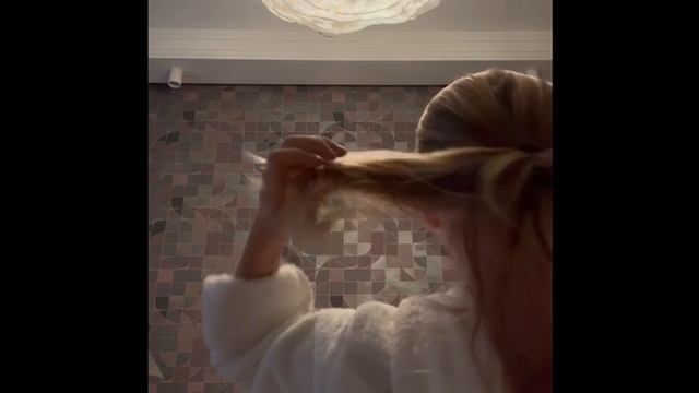Красивый пучок с крабиком на каждый день – просто и стильно! смотреть онлайн