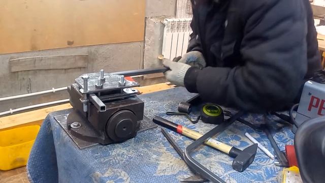 Делаем ножки из проф-трубы 15/15 стенка 1,2... смотреть онлайн