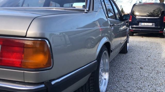 1983 BMW 728i E23 смотреть онлайн